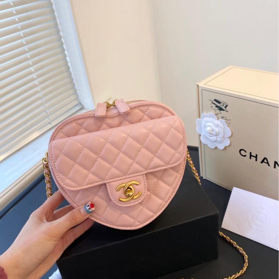 Chanel 22s Heart Bag - Image 2