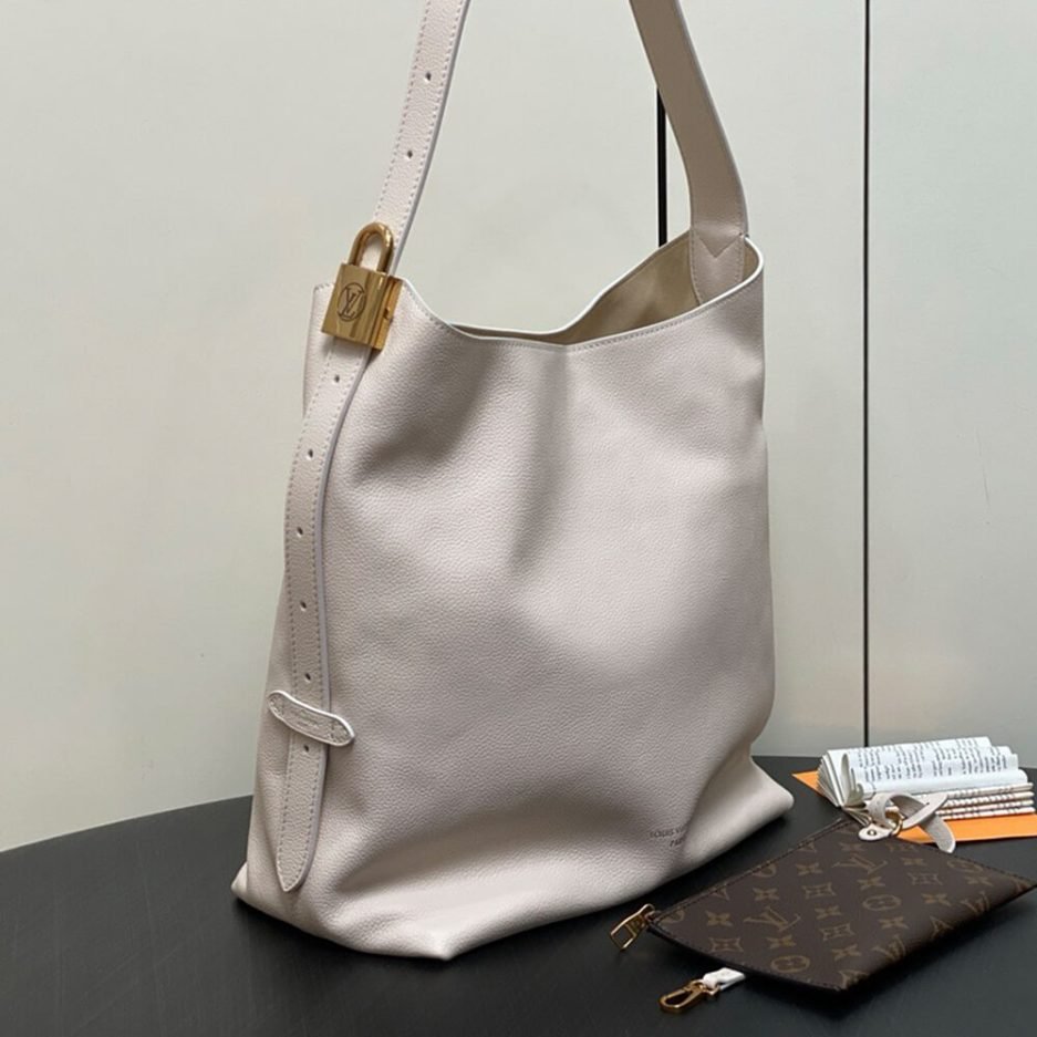 LV Low Key Hobo MM - Image 3