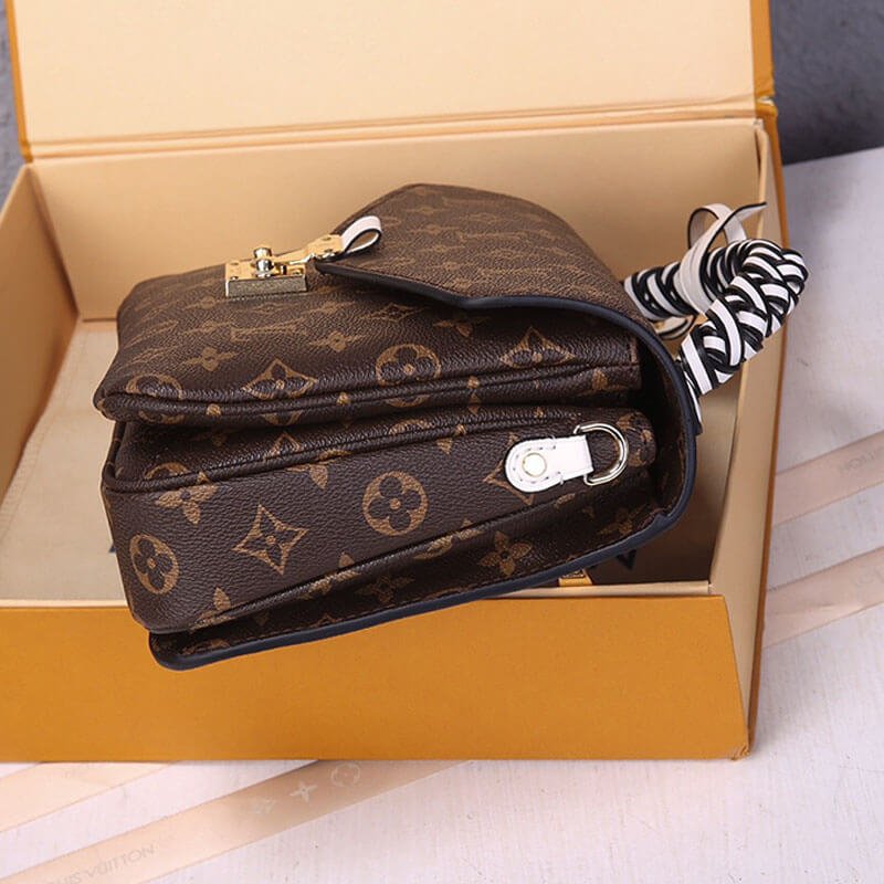 LV Pochette Metis Handbag - Image 3