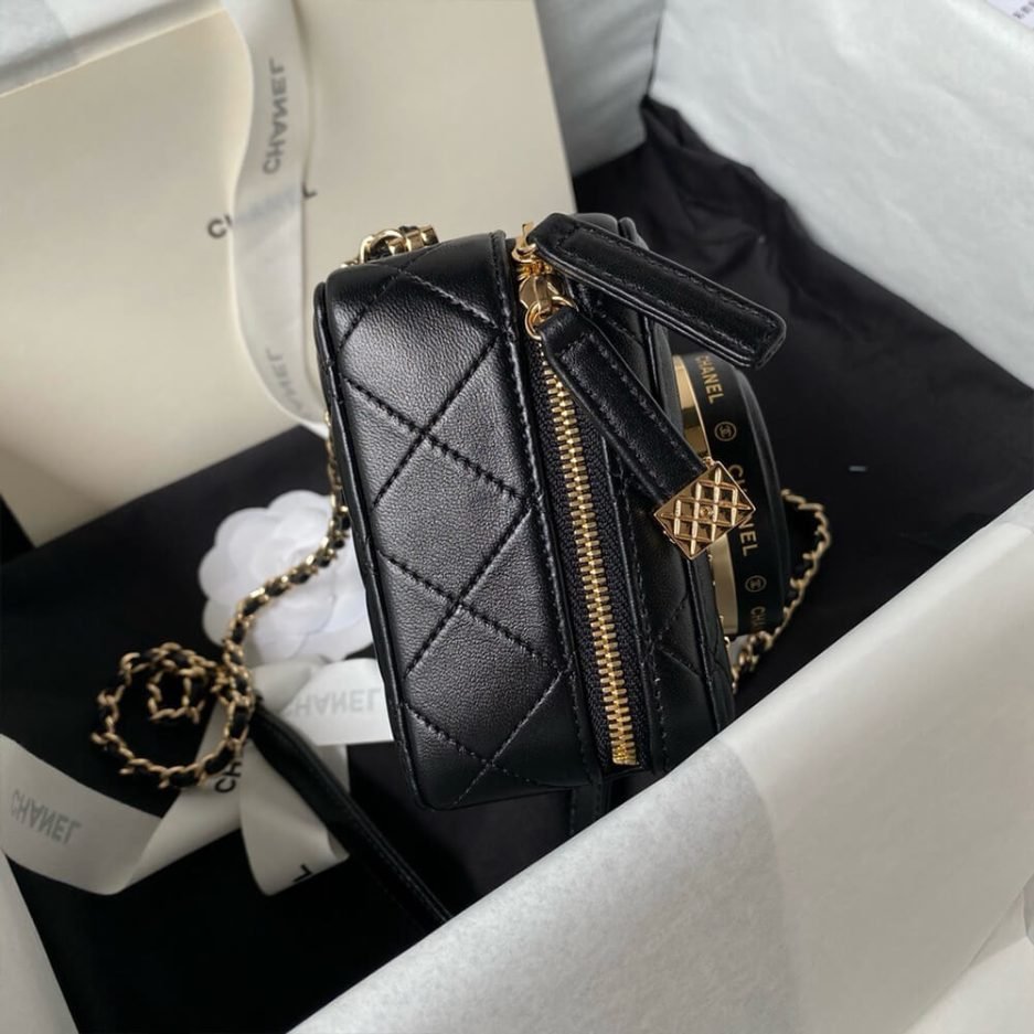 CHANEL CAMERA BAG - Image 3