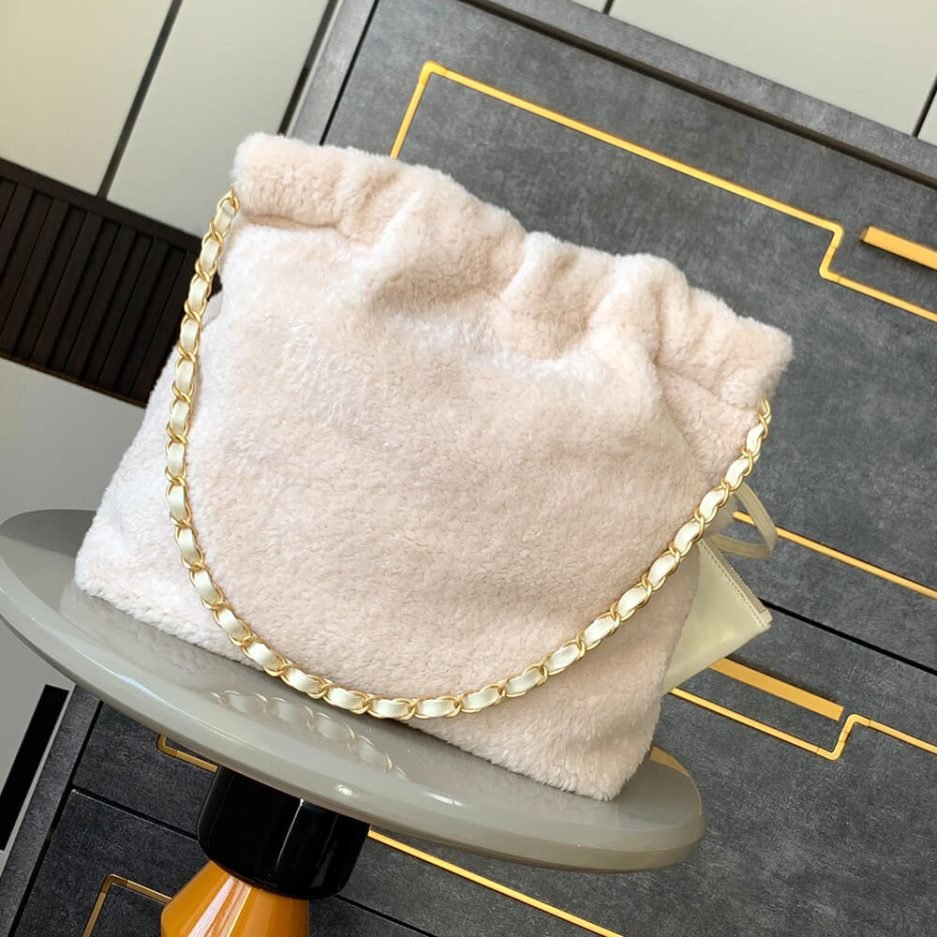 CHANEL 22 SMALL HANDBAG - Image 4