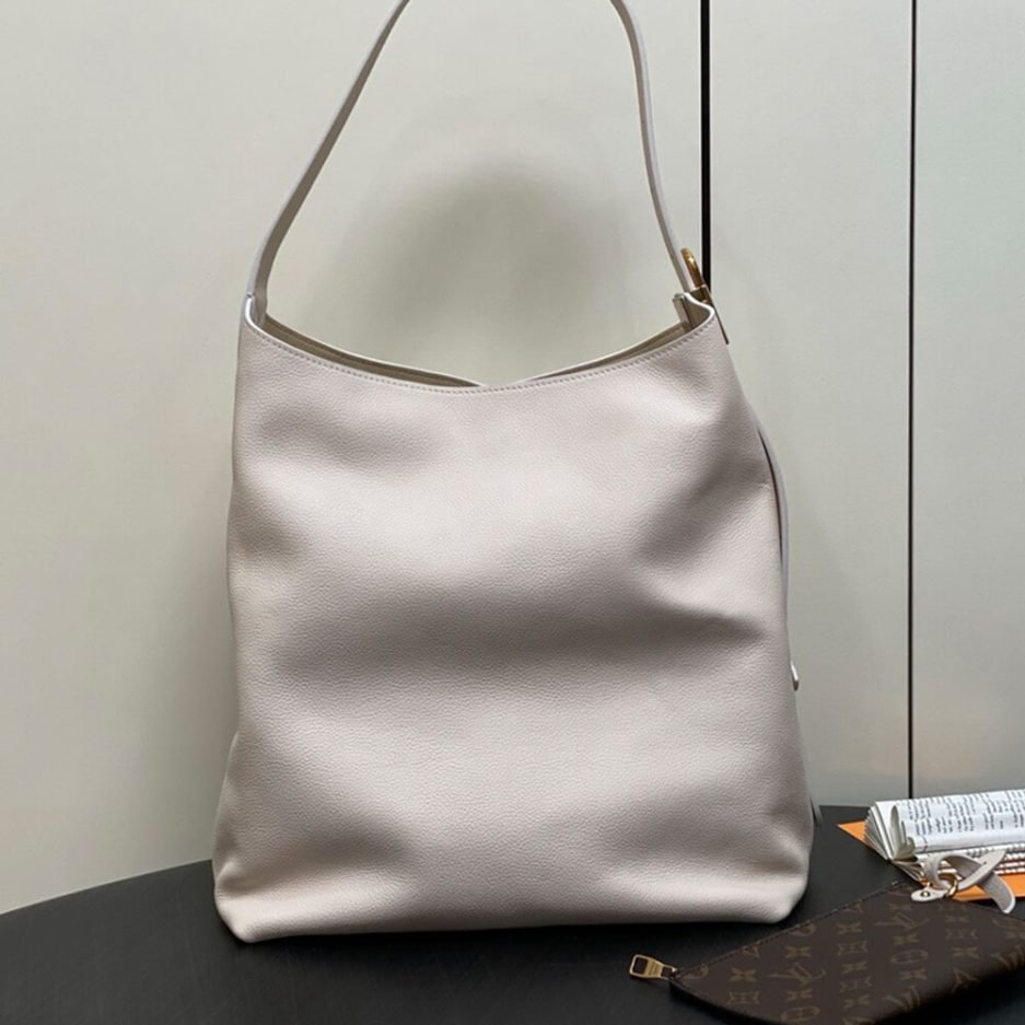 LV Low Key Hobo MM - Image 4