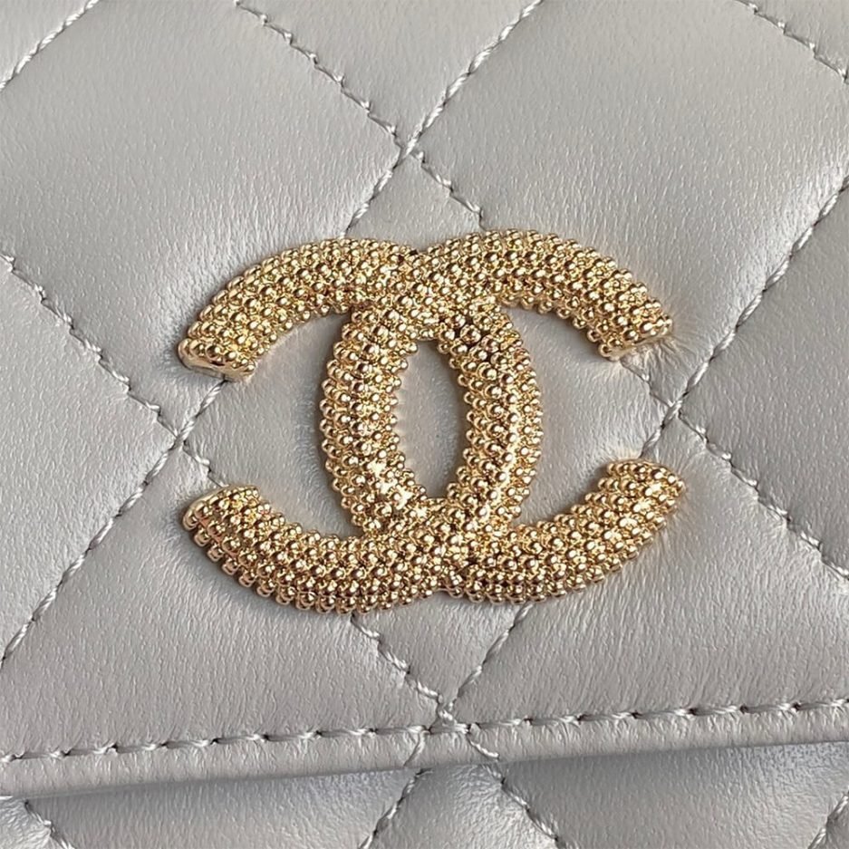 CHANEL Clutch With Chain(high-end grade) - Image 4