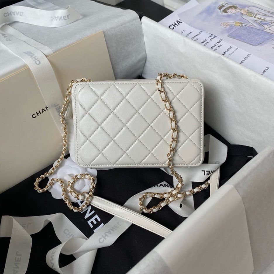 CHANEL CAMERA BAG - Image 4