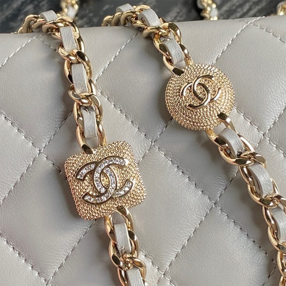 CHANEL Clutch With Chain(high-end grade) - Image 5