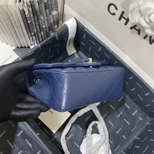 CHANEL MINI FLAP BAG - Image 5