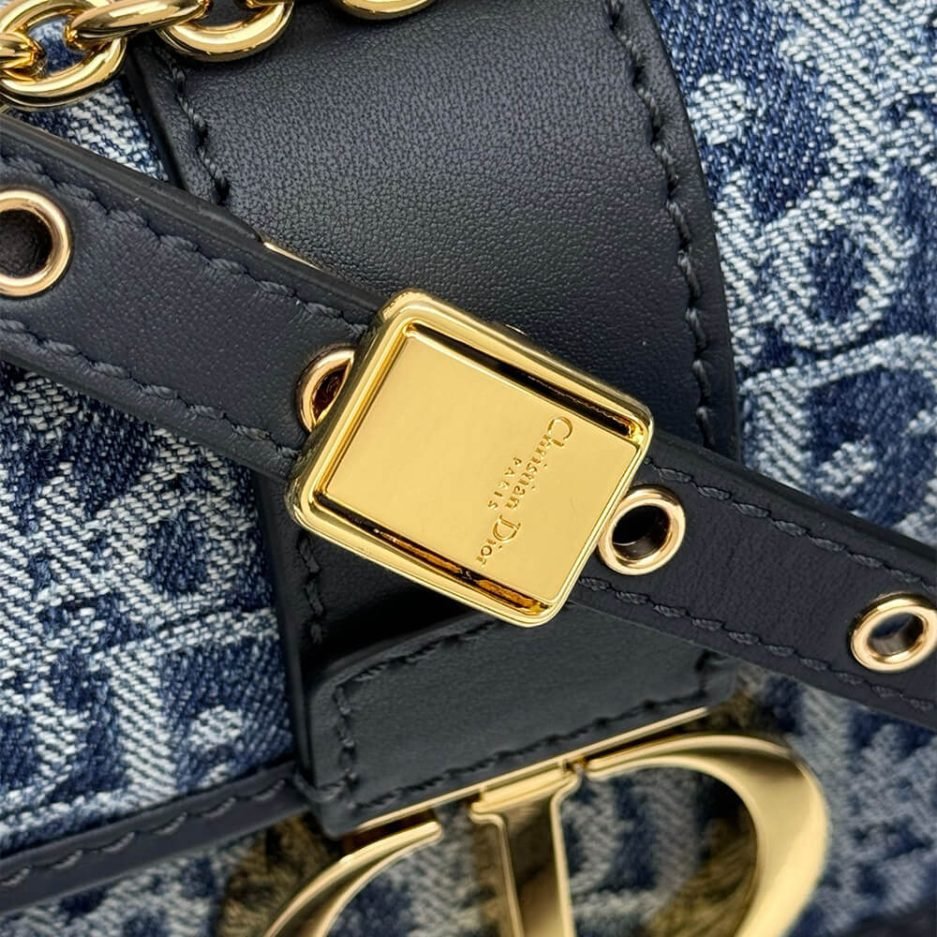 Dior 30 Montaigne East-West Bag with Chain - Image 6