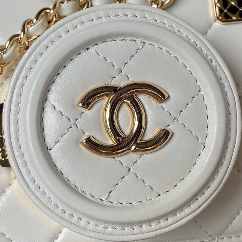 CHANEL CAMERA BAG - Image 6