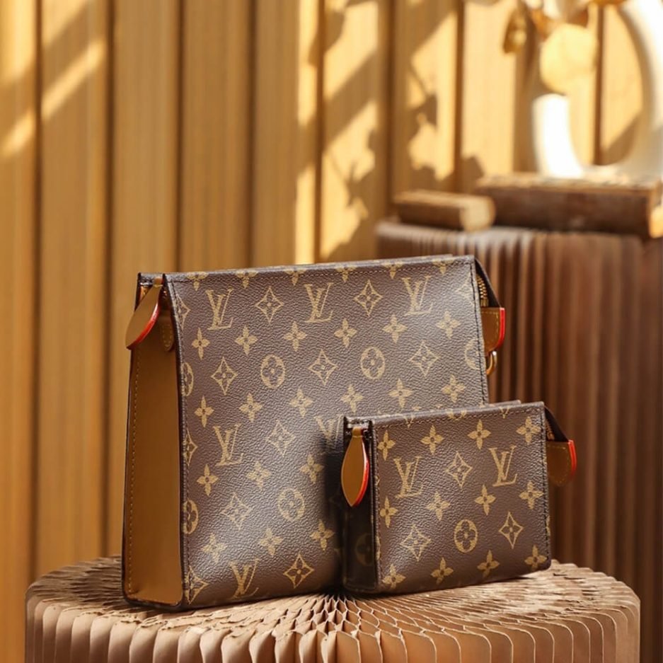 Toiletry Pouch On Chain - Image 7