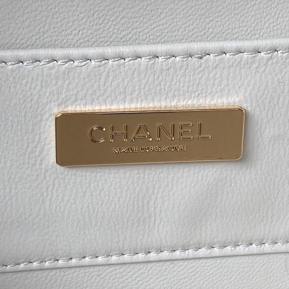 CHANEL CAMERA BAG - Image 7