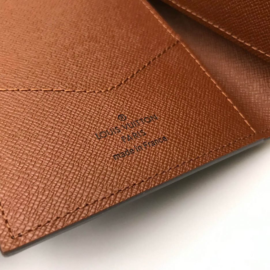 LV PASSPORT COVER - Image 7