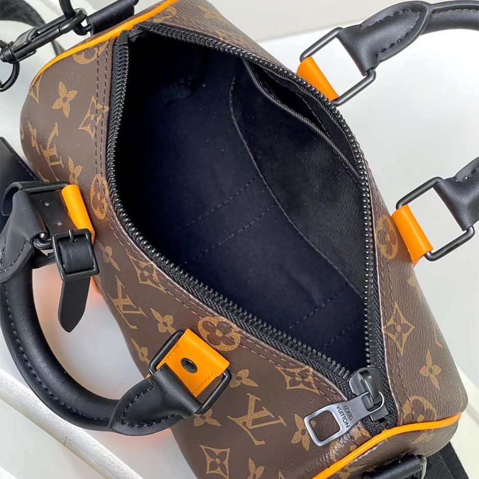LV Keepall Bandouliere 25 - Image 8