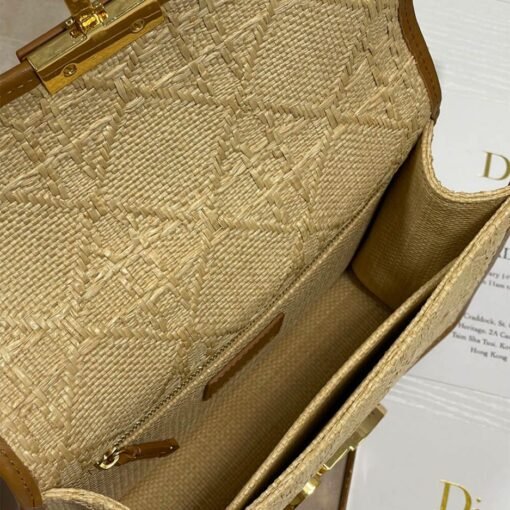 30 MONTAIGNE BAG - Image 9