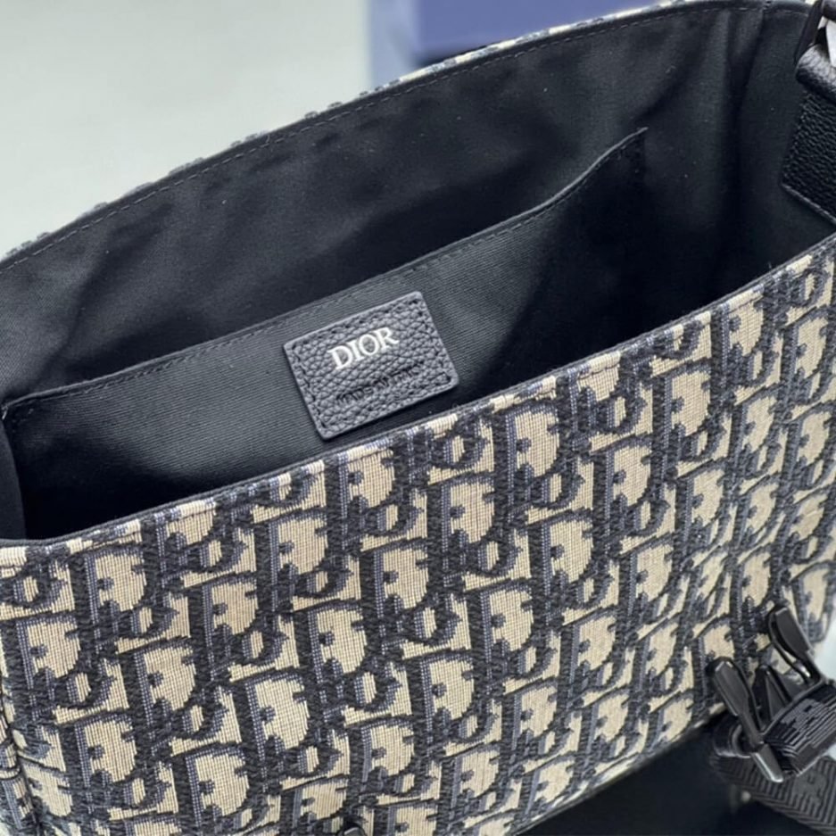 DIOR EXPLORER MESSENGER BAG - Image 9