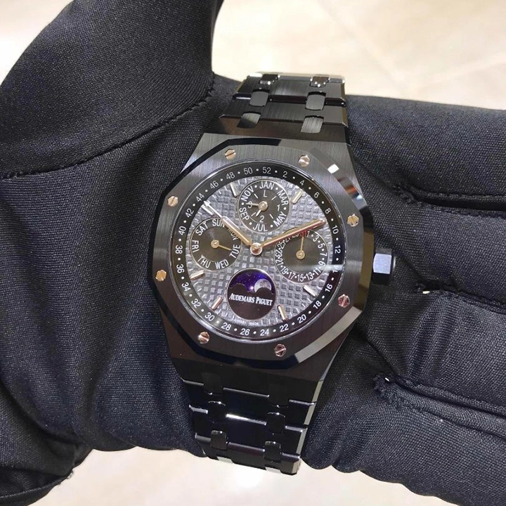 ROYAL OAK PERPETUAL CALENDAR Ref. 26579CE.OO.1225CE.01 - Image 2